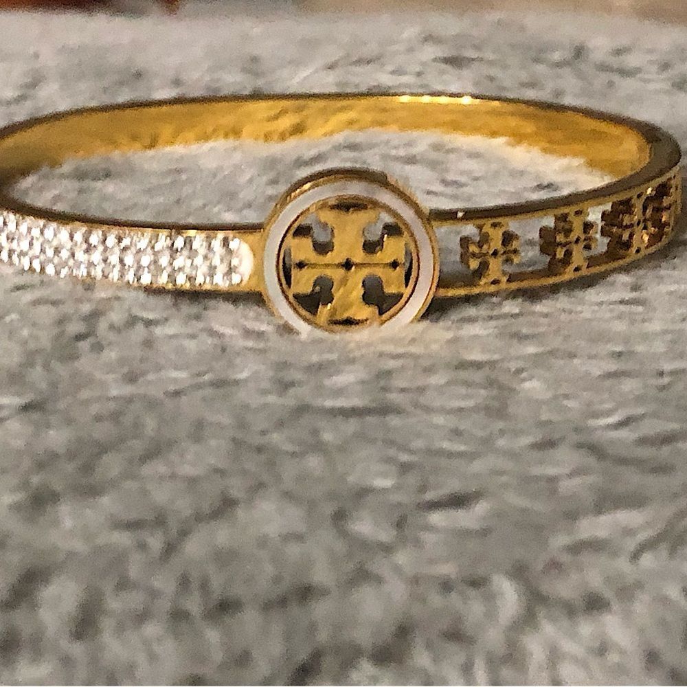 Gold stainless steel Bangle Bracelet with snap lock clasp